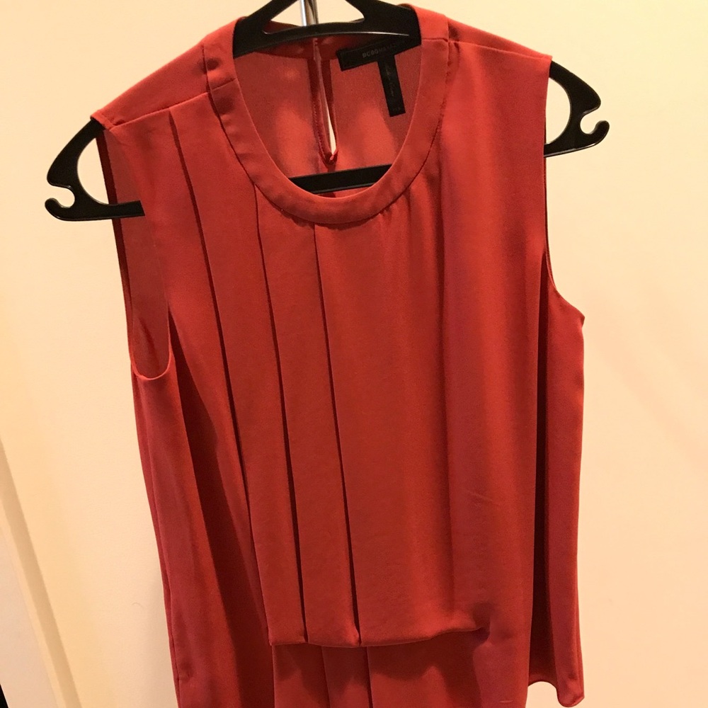 Bcbg coral top with layers